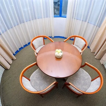 호텔 Haskovo Hotel